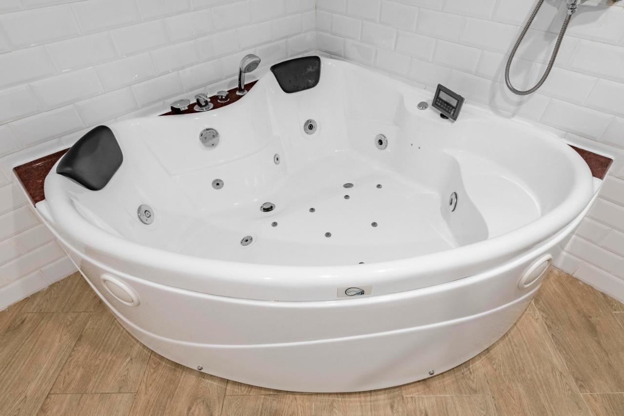 El Triangulo Del Arte - Jacuzzi Apartman Madrid Kültér fotó